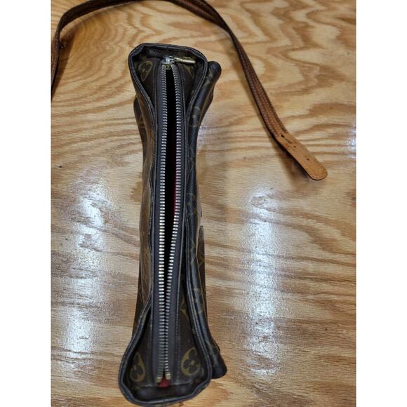 Authentic LOUIS VUITTON Monogram Viva-Cite MM - Picture 7 of 16